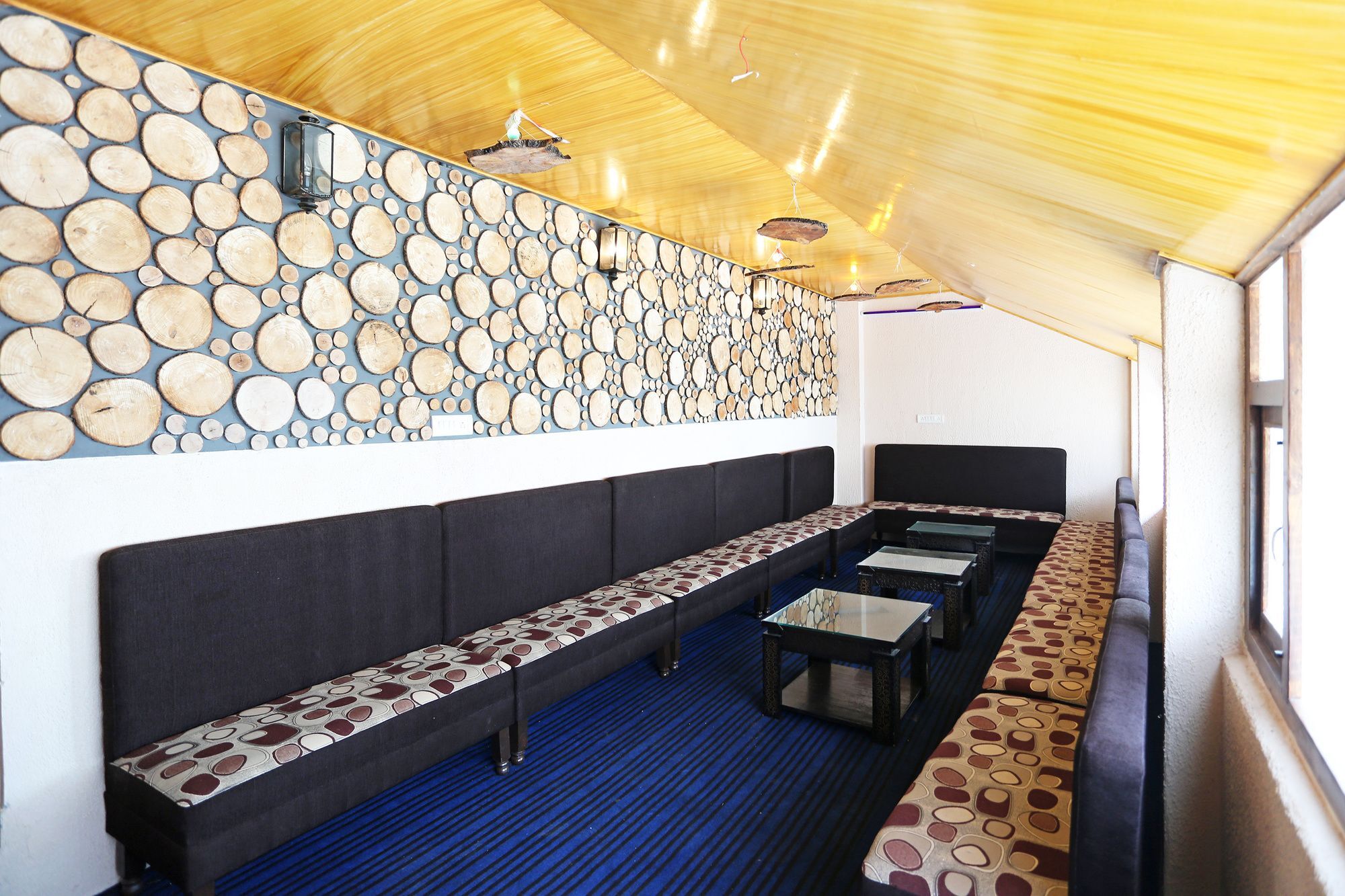 Oyo 9912 Hotel Rock Sea Manāli Exteriör bild